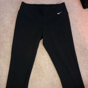 Nike Dri-Fit 3/4 Crop Leggings